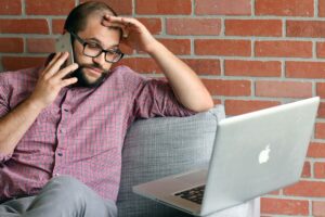 A person in Ontario tries to find a virtual therapist.